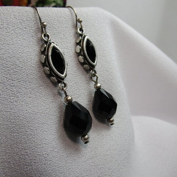 Vintage Black Faceted Bead Dangle Earrings - Picture 2 of 6